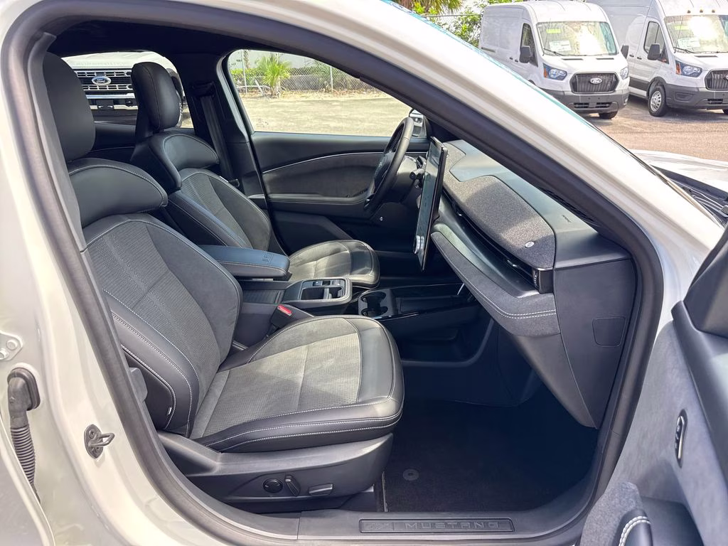 2025 Star White Metallic Tri-Coat Ford Mustang Mach-E GT AWD SUV