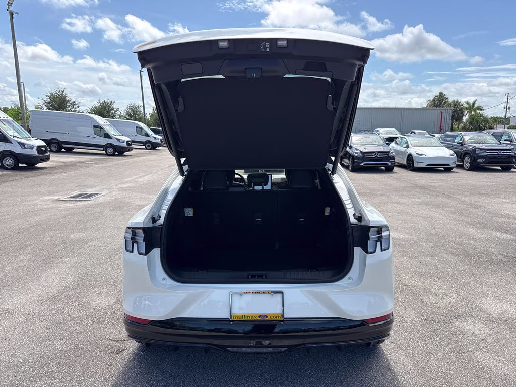 2025 Star White Metallic Tri-Coat Ford Mustang Mach-E GT AWD SUV