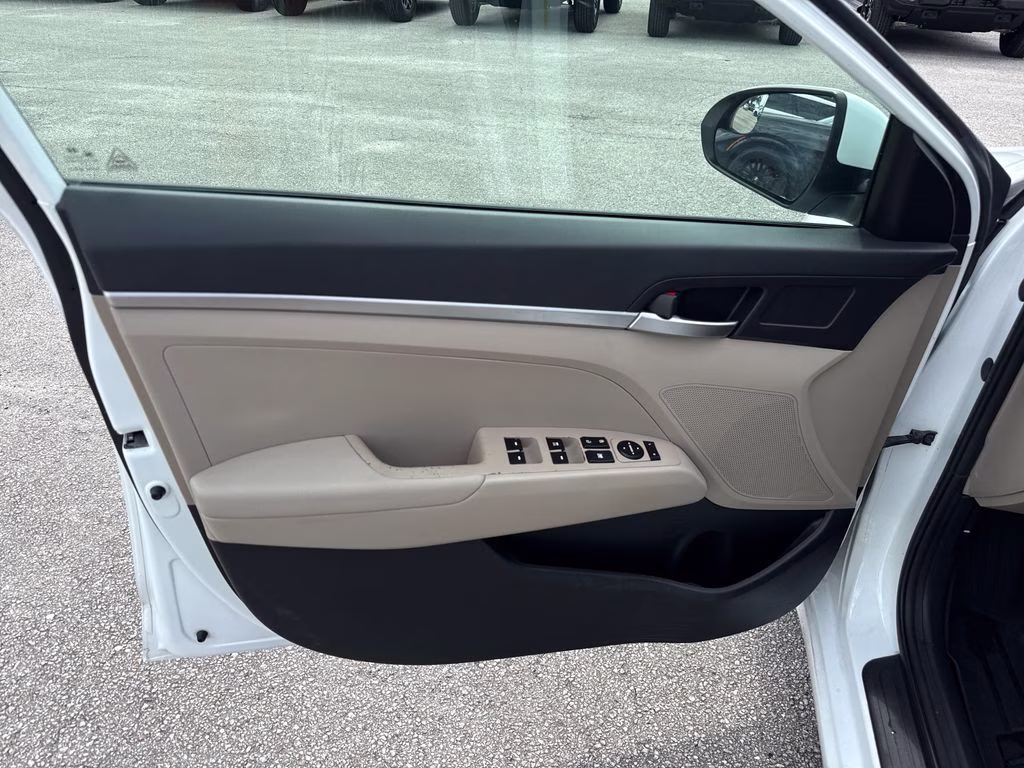 2019 Quartz White Pearl Hyundai Elantra SE FWD Sedan