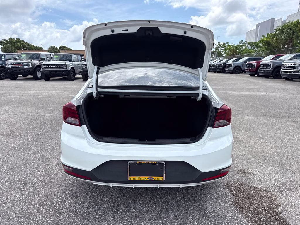 2019 Quartz White Pearl Hyundai Elantra SE FWD Sedan