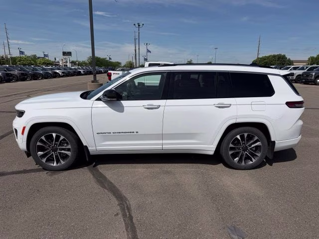 2023 Bright White Clearcoat Jeep Grand Cherokee L Overland 4X4 SUV