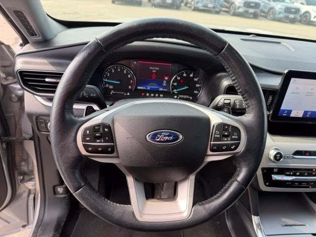 2020 Iconic Silver Metallic Ford Explorer XLT 4X4 SUV