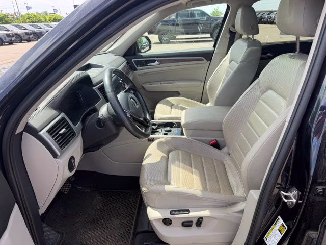 2019 Deep Black Pearl Volkswagen Atlas SEL Premium AWD SUV