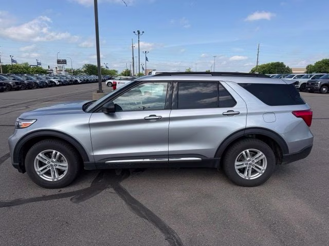 2020 Iconic Silver Metallic Ford Explorer XLT 4X4 SUV