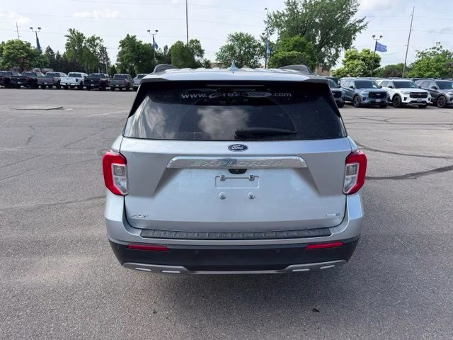 2020 Iconic Silver Metallic Ford Explorer XLT 4X4 SUV