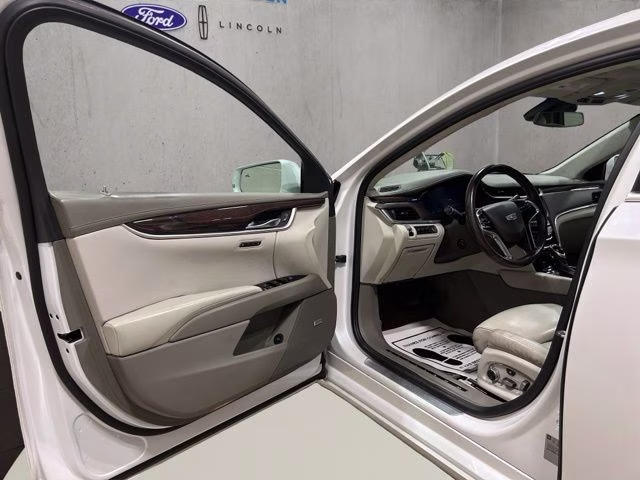 2017 Crystal White Tricoat Cadillac XTS Platinum AWD Sedan