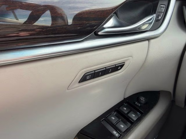 2017 Crystal White Tricoat Cadillac XTS Platinum AWD Sedan