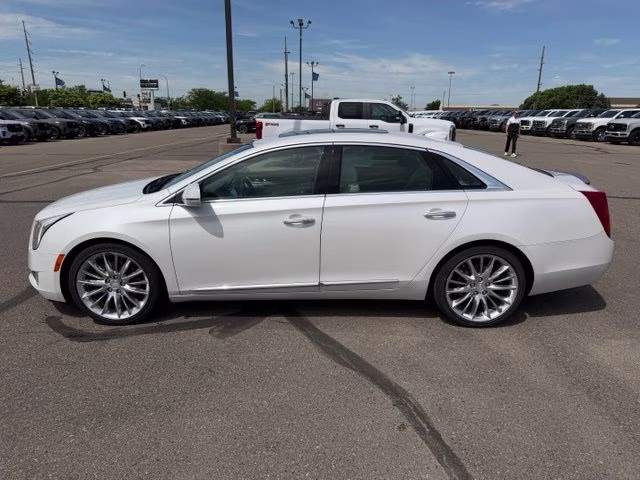 2017 Crystal White Tricoat Cadillac XTS Platinum AWD Sedan