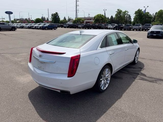 2017 Crystal White Tricoat Cadillac XTS Platinum AWD Sedan