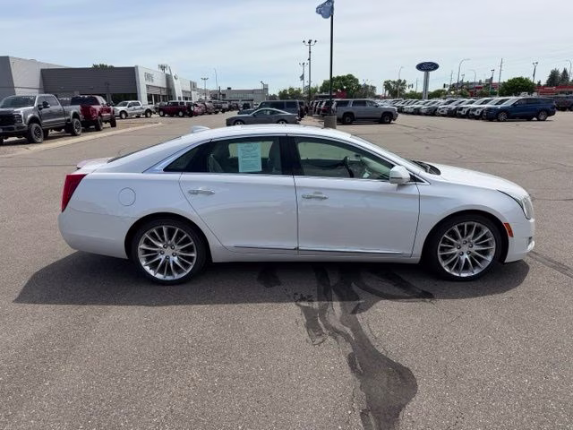 2017 Crystal White Tricoat Cadillac XTS Platinum AWD Sedan