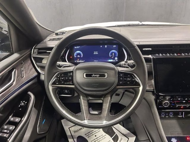 2023 Bright White Clearcoat Jeep Grand Cherokee L Overland 4X4 SUV