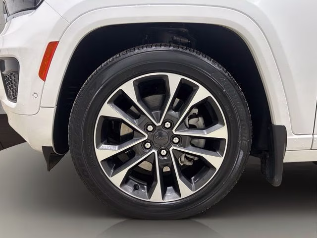 2023 Bright White Clearcoat Jeep Grand Cherokee L Overland 4X4 SUV