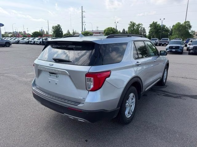 2020 Iconic Silver Metallic Ford Explorer XLT 4X4 SUV