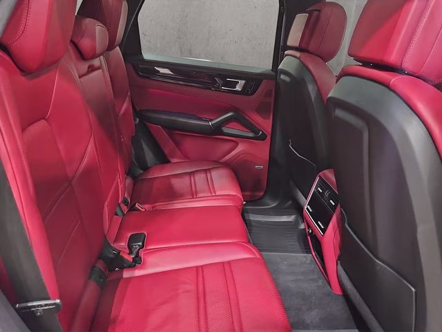2019 White Porsche Cayenne Base AWD SUV