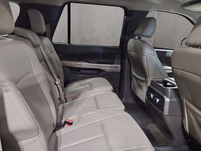 2021 Magnetic Metallic Ford Expedition Max XLT 4X4 SUV