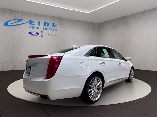 2017 Crystal White Tricoat Cadillac XTS Platinum AWD Sedan