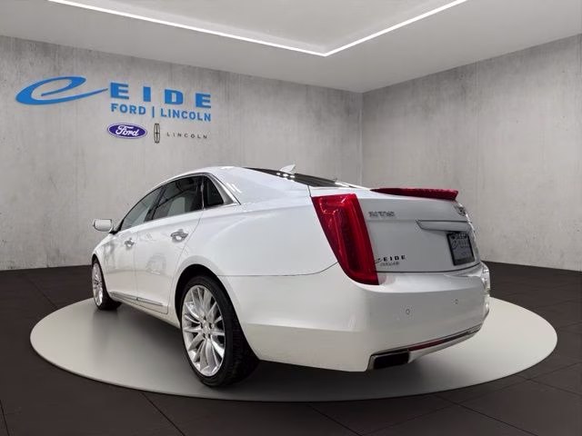2017 Crystal White Tricoat Cadillac XTS Platinum AWD Sedan