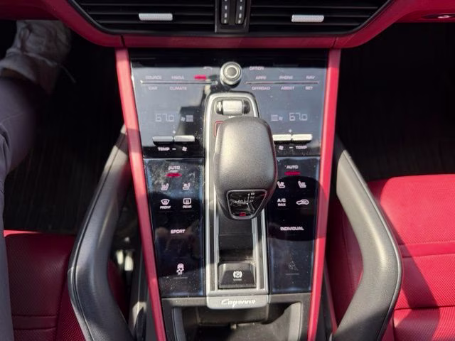 2019 White Porsche Cayenne Base AWD SUV