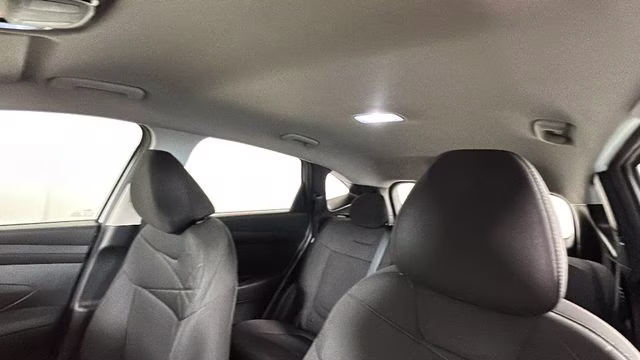 2025 White Pearl Hyundai Tucson SE AWD SUV