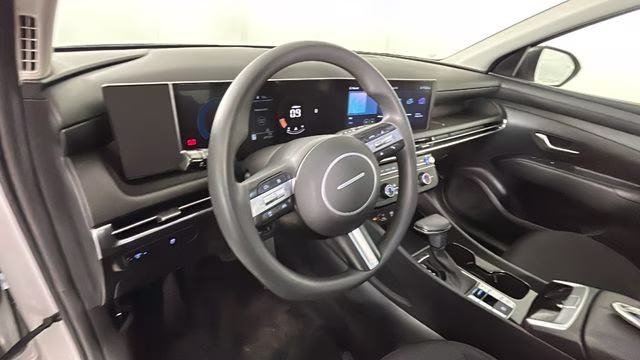 2025 White Pearl Hyundai Tucson SE AWD SUV