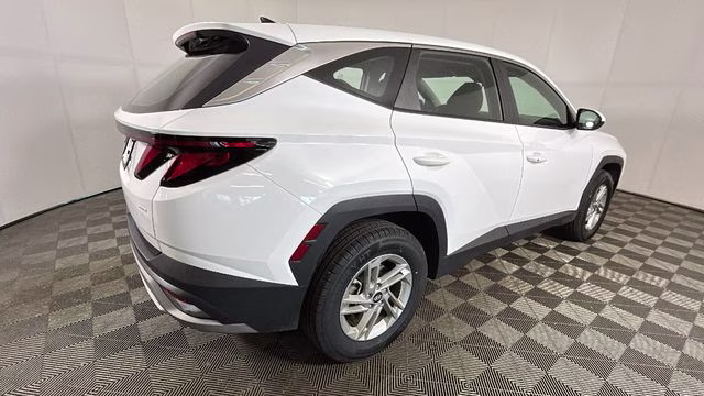 2025 White Pearl Hyundai Tucson SE AWD SUV