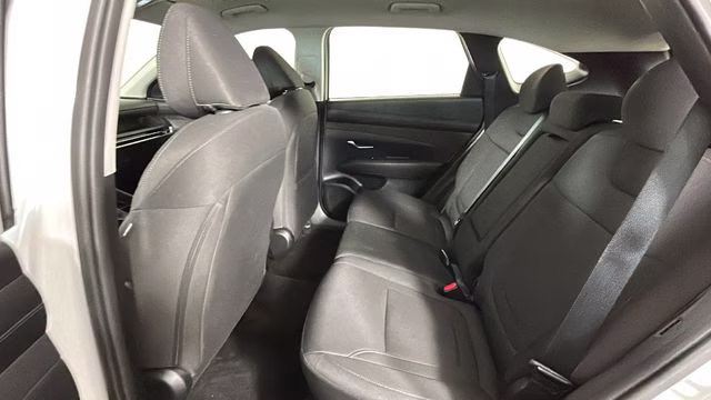 2025 White Pearl Hyundai Tucson SE AWD SUV