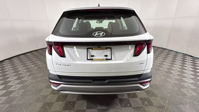 2025 White Pearl Hyundai Tucson SE AWD SUV