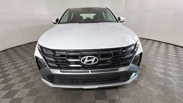 2025 White Pearl Hyundai Tucson SE AWD SUV