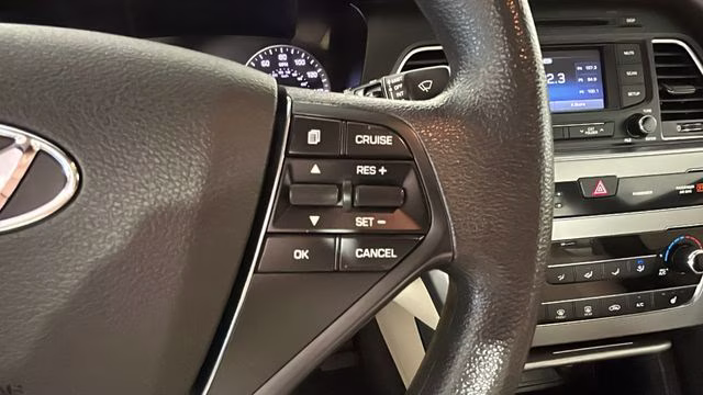 2015 Nouveau Blue Hyundai Sonata Sport FWD Sedan