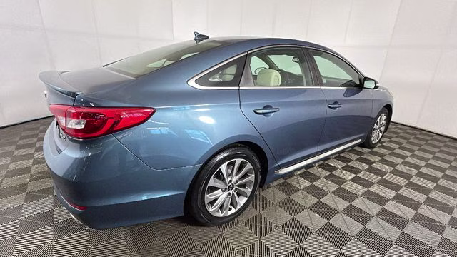 2015 Nouveau Blue Hyundai Sonata Sport FWD Sedan
