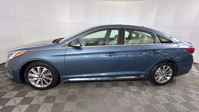 2015 Nouveau Blue Hyundai Sonata Sport FWD Sedan