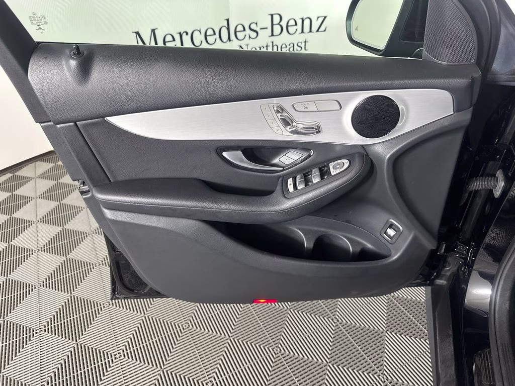 2022 Black Mercedes-Benz GLC GLC 300 RWD SUV