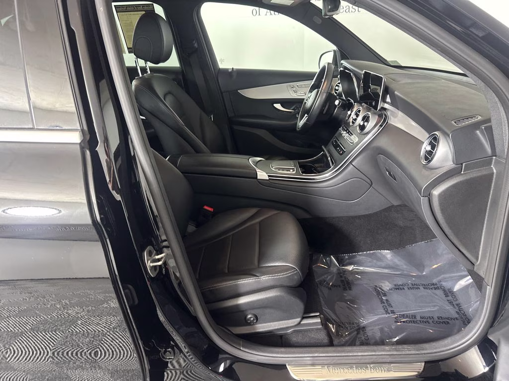 2022 Black Mercedes-Benz GLC GLC 300 RWD SUV