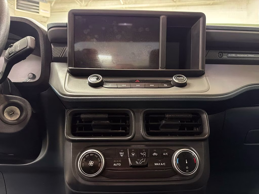 2024 Oxford White Ford Maverick XL AWD Truck