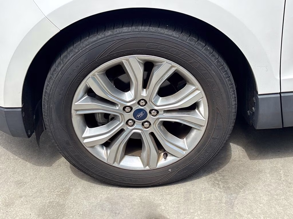 2020 White Metallic Ford Edge Titanium FWD SUV