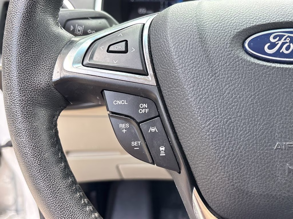 2020 White Metallic Ford Edge Titanium FWD SUV