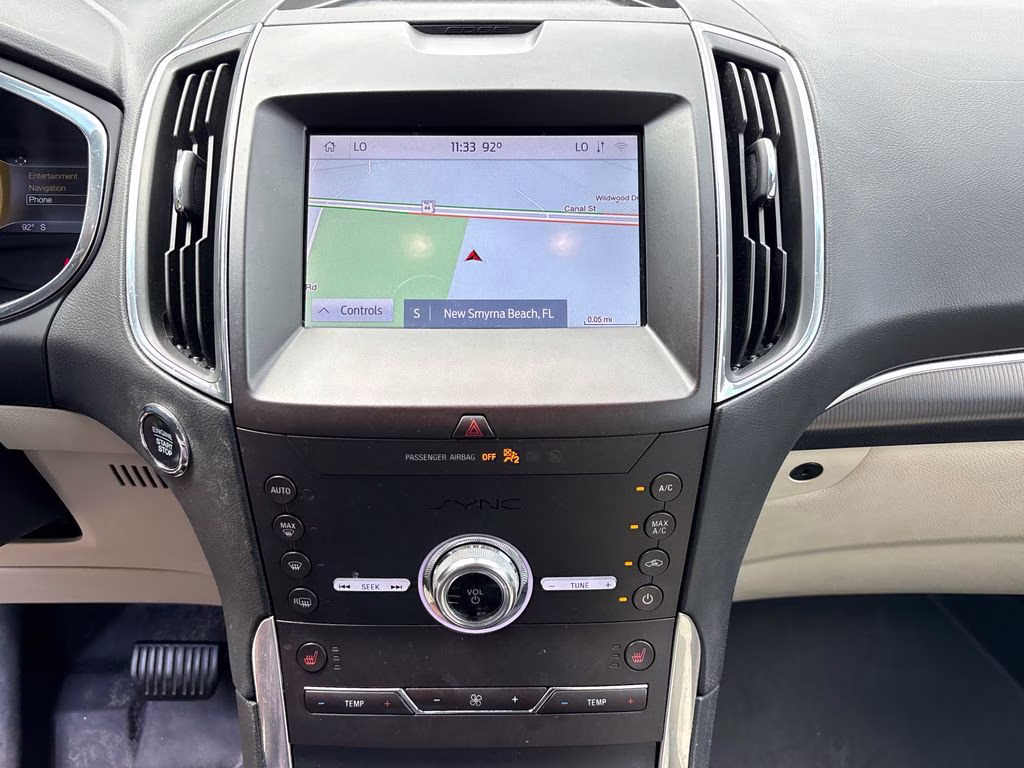 2020 White Metallic Ford Edge Titanium FWD SUV