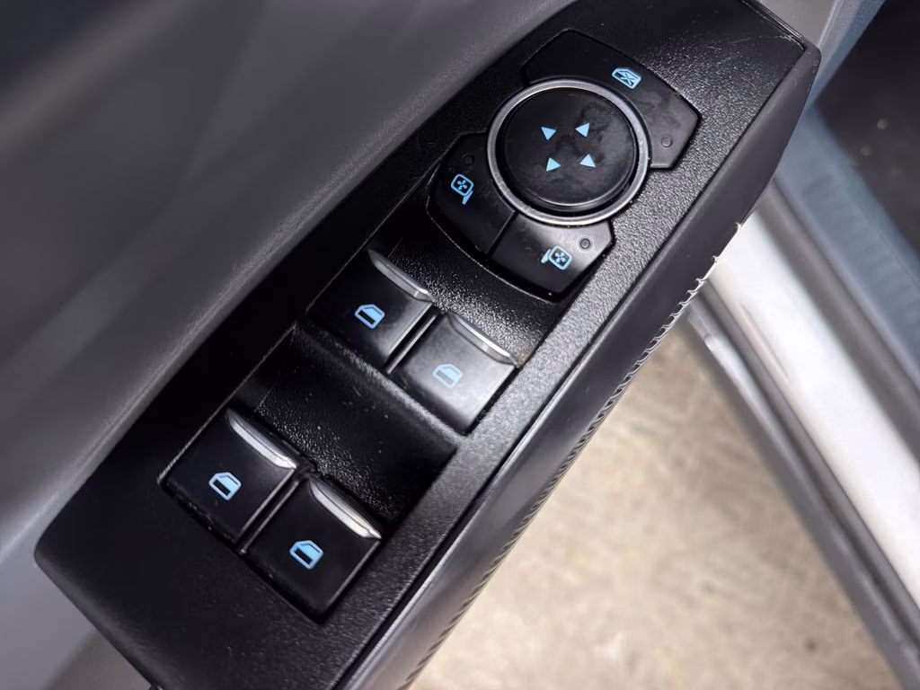 2024 Oxford White Ford Maverick XL AWD Truck