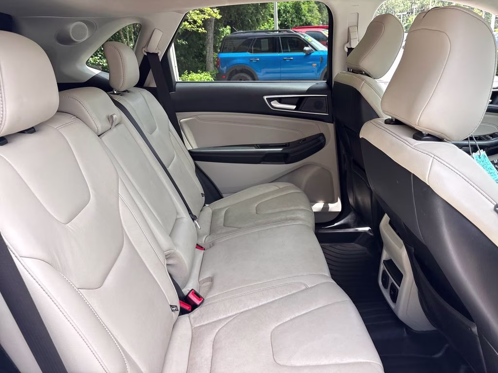 2020 White Metallic Ford Edge Titanium FWD SUV