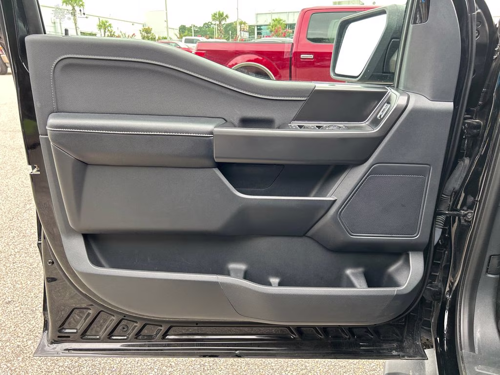 2024 Agate Black Metallic Ford F-150 XLT 4X4 Truck