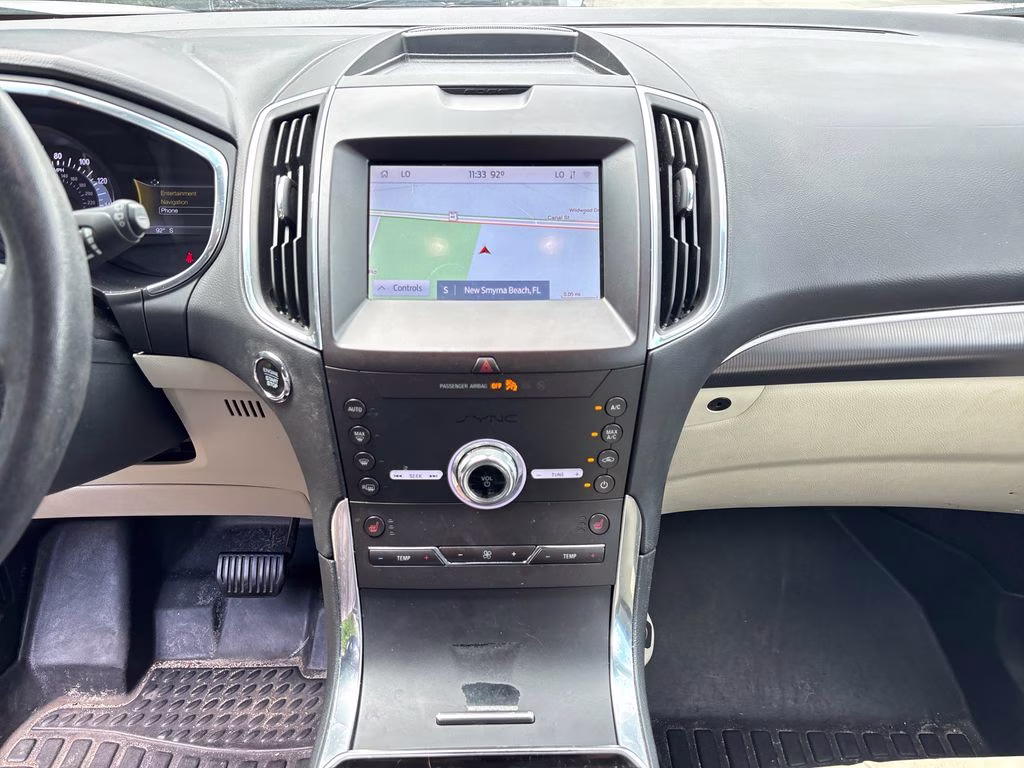 2020 White Metallic Ford Edge Titanium FWD SUV