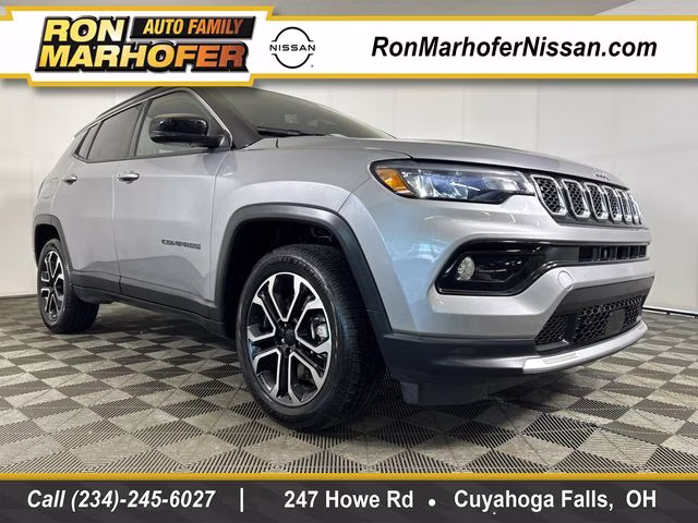 2024 Silver Zynith Metallic Clearcoat Jeep Compass Limited 4X4 SUV