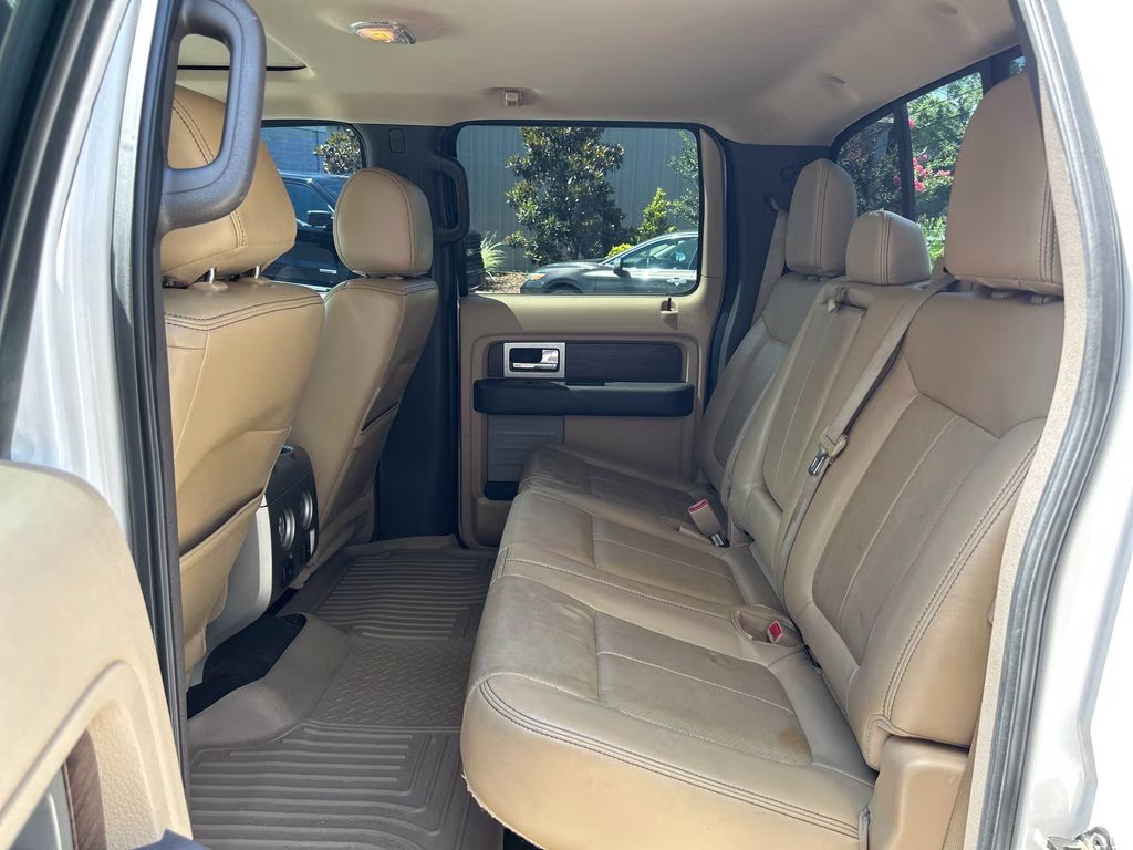 2013 White Platinum Metallic Tri-Coat Ford F-150 Lariat 4X4 Truck