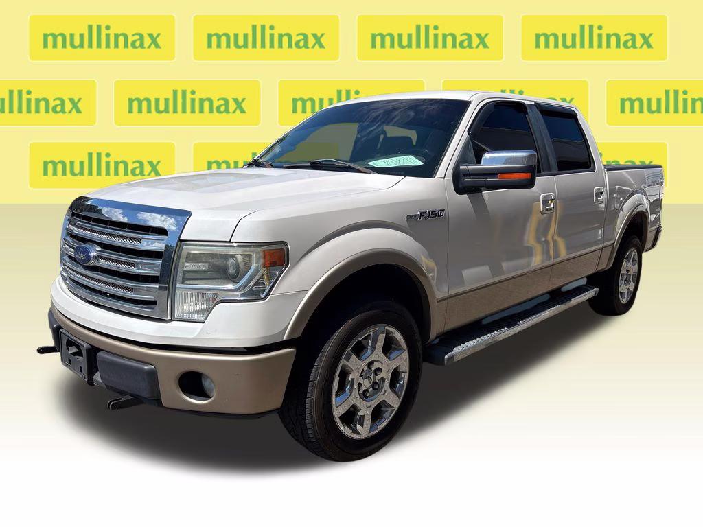 2013 White Platinum Metallic Tri-Coat Ford F-150 Lariat 4X4 Truck