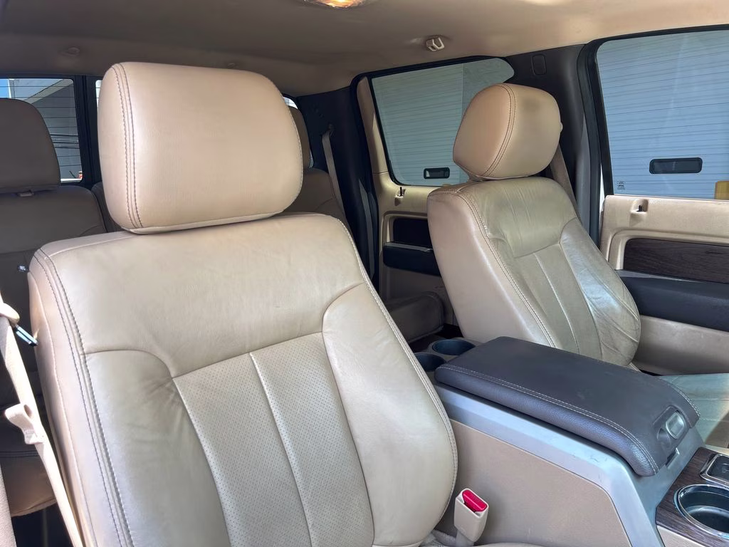 2013 White Platinum Metallic Tri-Coat Ford F-150 Lariat 4X4 Truck