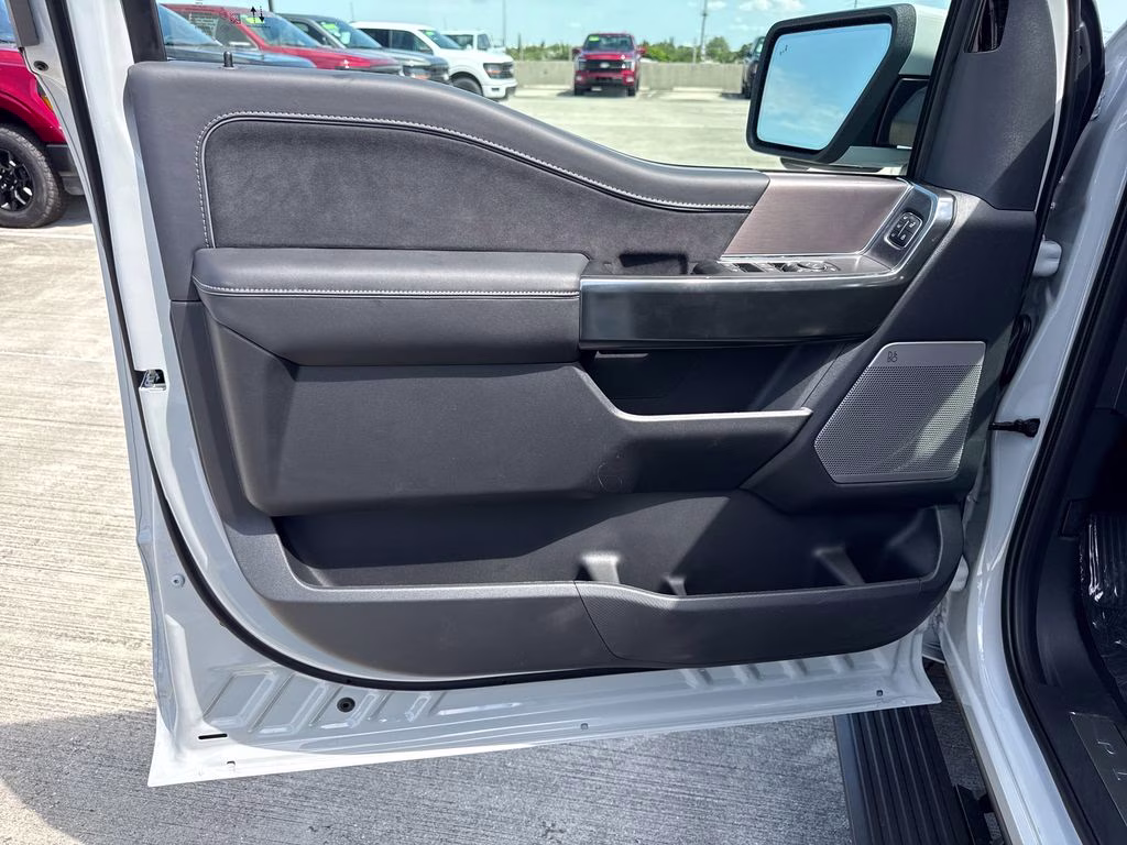 2026 Avalanche Ford F-150 Platinum 4X4 Truck