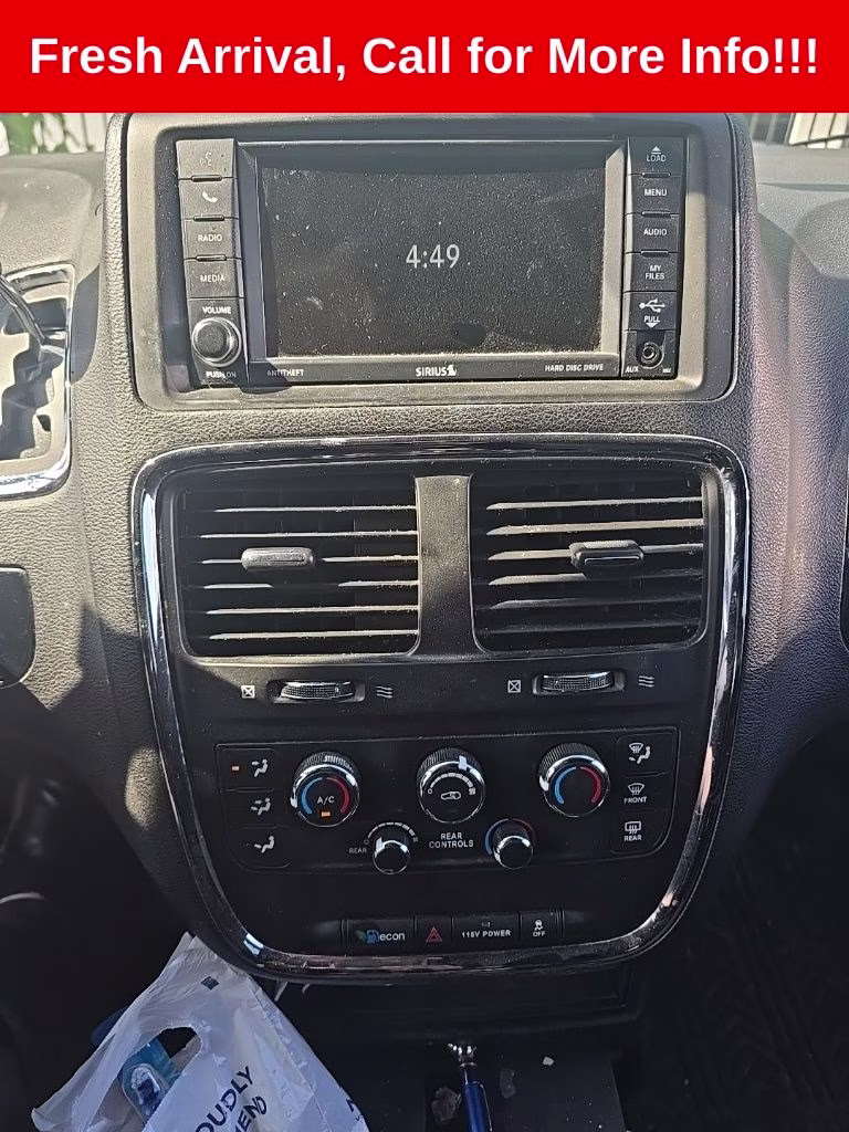 2015 Bright White Clearcoat Dodge Grand Caravan SE Plus FWD Van