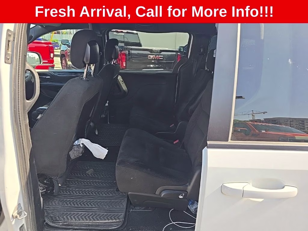 2015 Bright White Clearcoat Dodge Grand Caravan SE Plus FWD Van