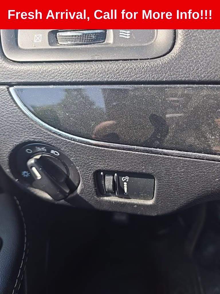 2015 Bright White Clearcoat Dodge Grand Caravan SE FWD Van