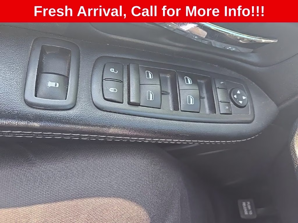 2015 Bright White Clearcoat Dodge Grand Caravan SE FWD Van